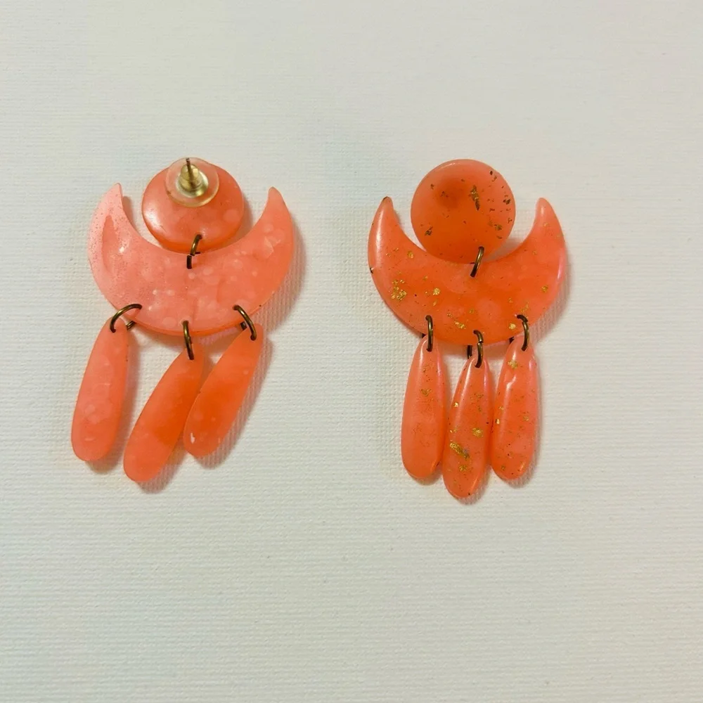Source Unknown Coral and Gold Earrings
